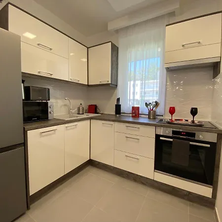 아파트 Sunshine Homes 자르마디