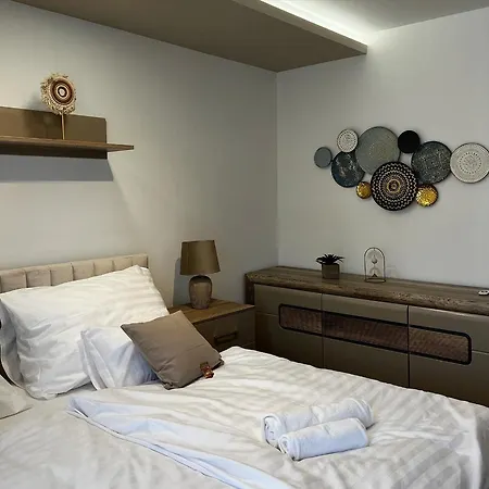 Sunshine Homes Apartment Zamardi
