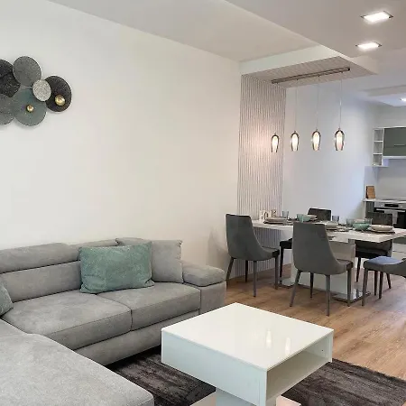 Sunshine Homes Apartment Zamardi