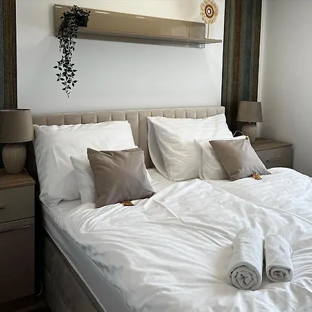 Sunshine Homes Zamárdi