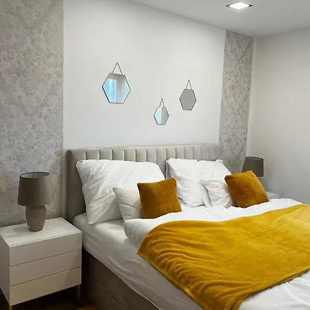 Sunshine Homes Apartment Zamardi