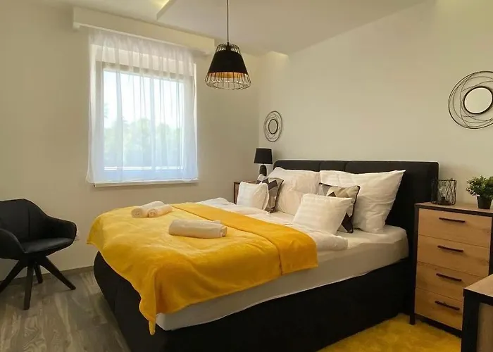 Sunshine Homes Appartamento Zamárdi