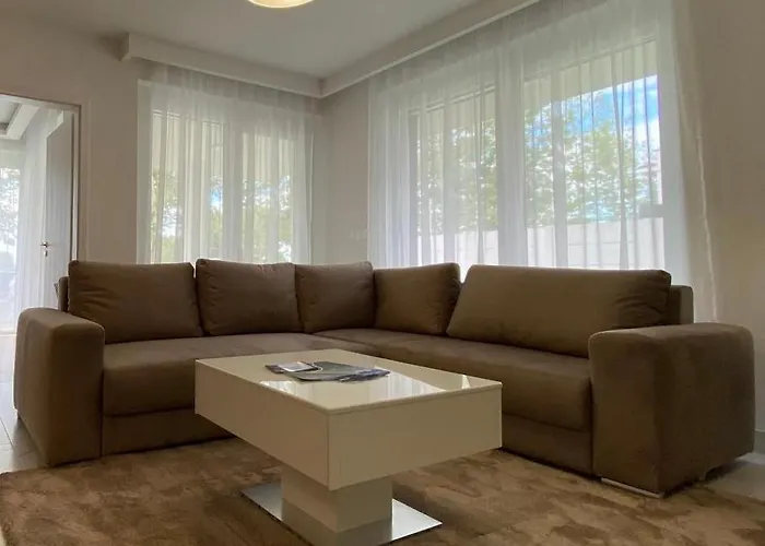 Sunshine Homes Appartamento Zamárdi